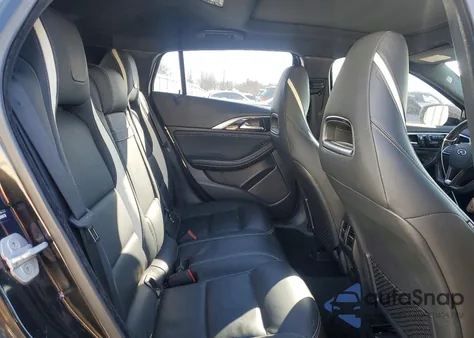 2017 Infiniti Qx30 Base z USA, uszkodzony, nr VIN SJKCH5CP4HA026678